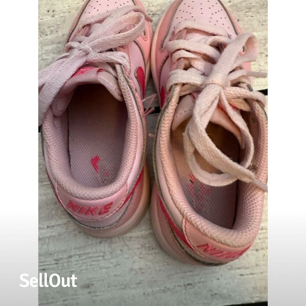 Nike Dunk Low Triple Pink Youth Sneakers Sz 12 Kids Casual Shoes Trendy - Picture 4 of 7
